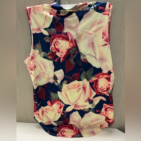 Floral Sleeveless Top - Picture 2 of 3